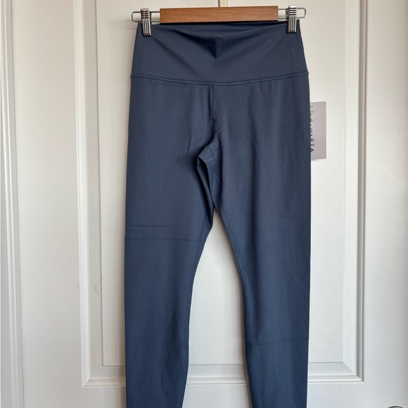 Athleta Transcend Set - 7/8 Leggings + Crop Tank in Slate (New with tags) - Picture 6 of 8